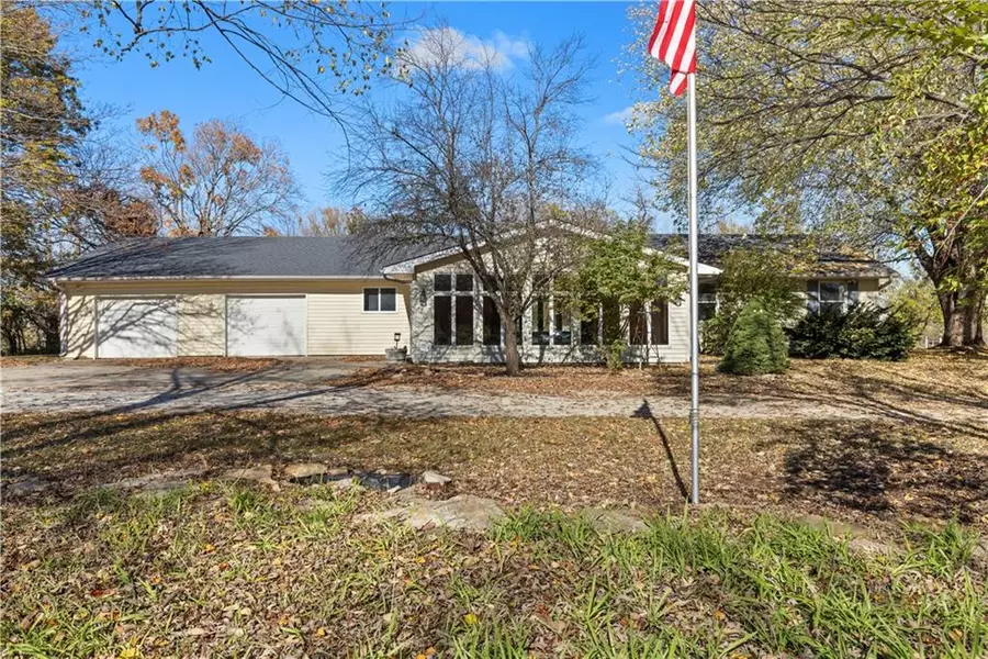 11850 W 239th ST, Bucyrus, KS 66013