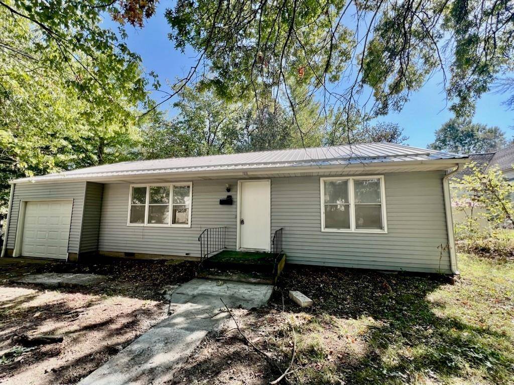 105 N Hughes ST, Windsor, MO 65360