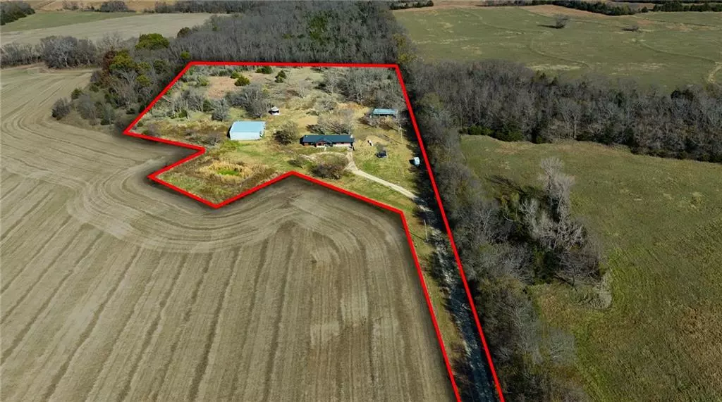 147 Osborne RD, Pomona, KS 66007