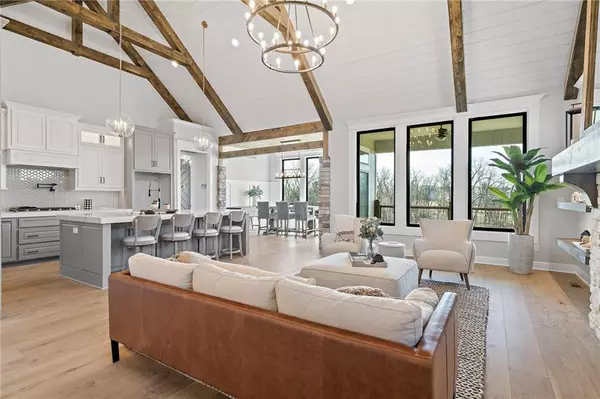 Lee's Summit, MO 64081,2082 NW O'brien RD