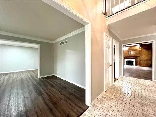 Leawood, KS 66209,11911 Cherokee LN