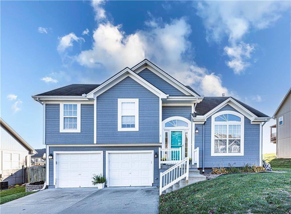 1111 NW Scenic DR,  Grain Valley,  MO 64029