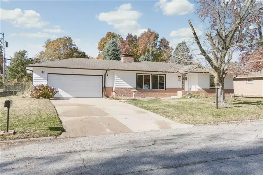 3510 W Lantern LN, St Joseph, MO 64506