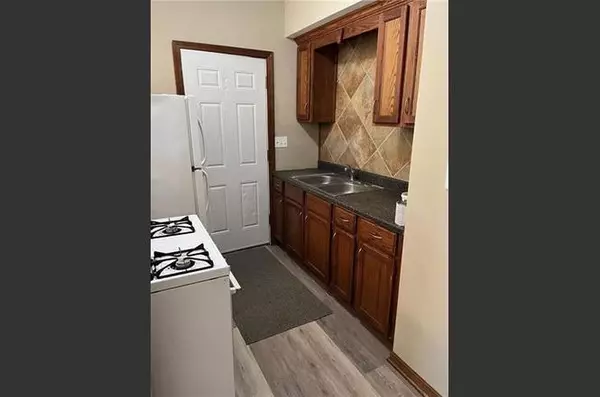 Warrensburg, MO 64093,119 E North ST