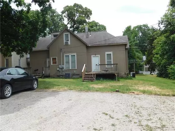 Warrensburg, MO 64093,119 E North ST