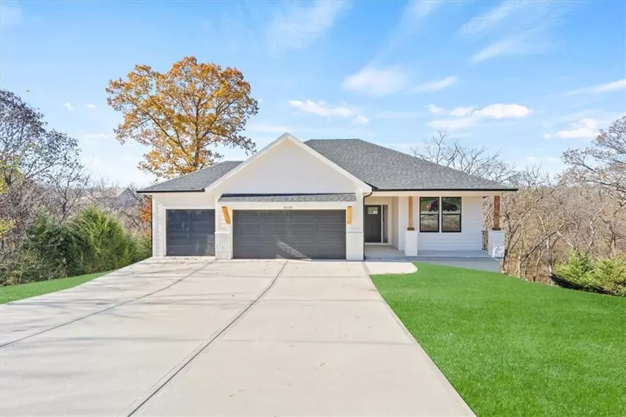 8320 Timber Trails DR, De Soto, KS 66018