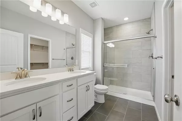 Lee's Summit, MO 64086,27015 E Dogwood LN