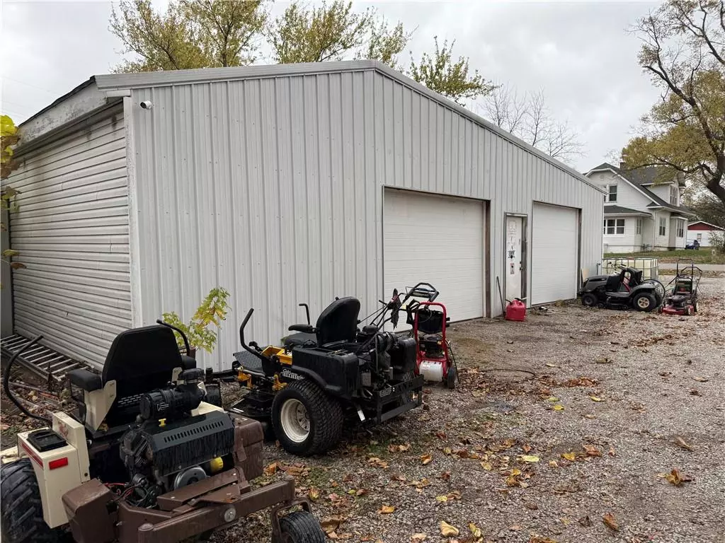 Lawson, MO 64062,215 4th ST