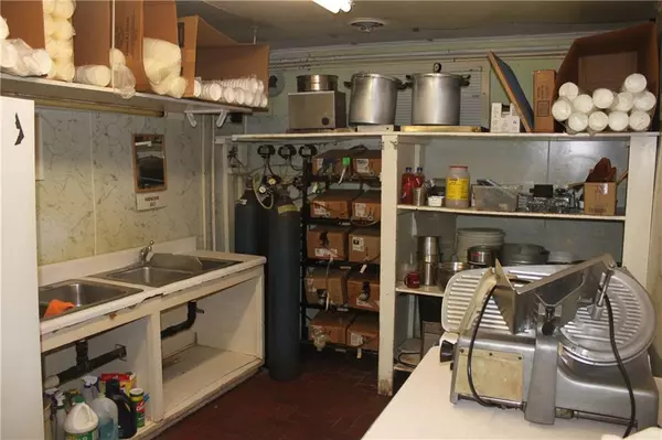 Arma, KS 66712,313 N West ST