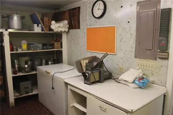 Arma, KS 66712,313 N West ST