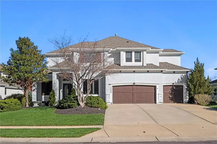 12322 W 164th TER, Overland Park, KS 66221