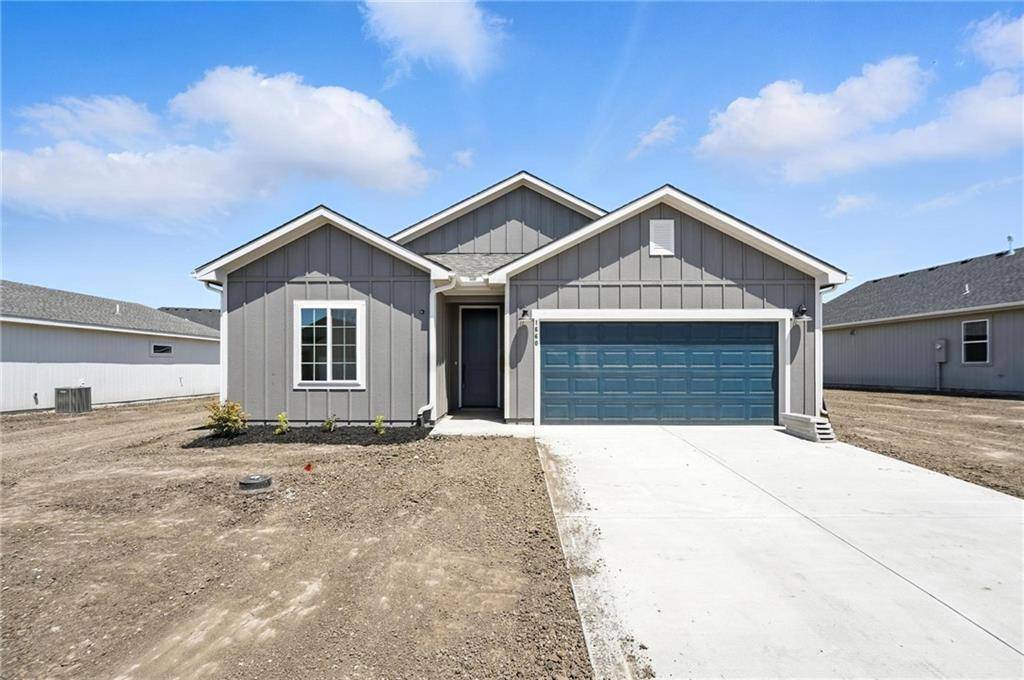 1660 Grayhawk DR, Basehor, KS 66007