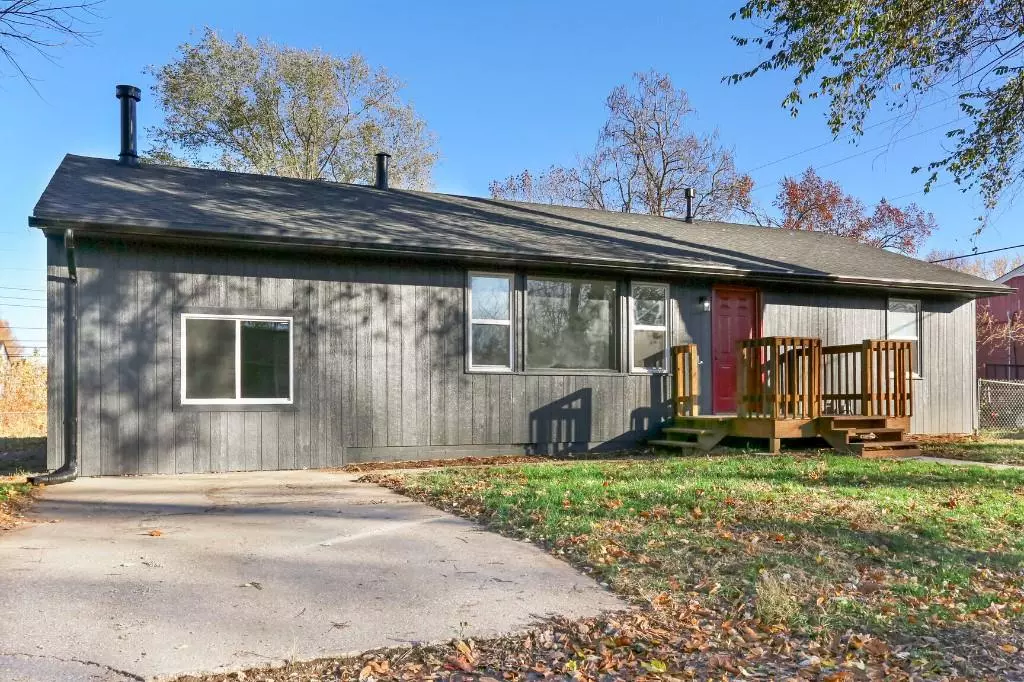 Buckner, MO 64016,311 Prairie ST