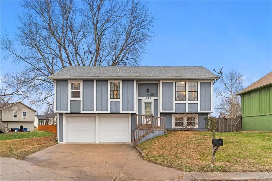 828 S 9th ST, Edwardsville, KS 66111