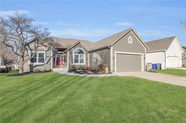 16774 W 157TH TER, Olathe, KS 66062