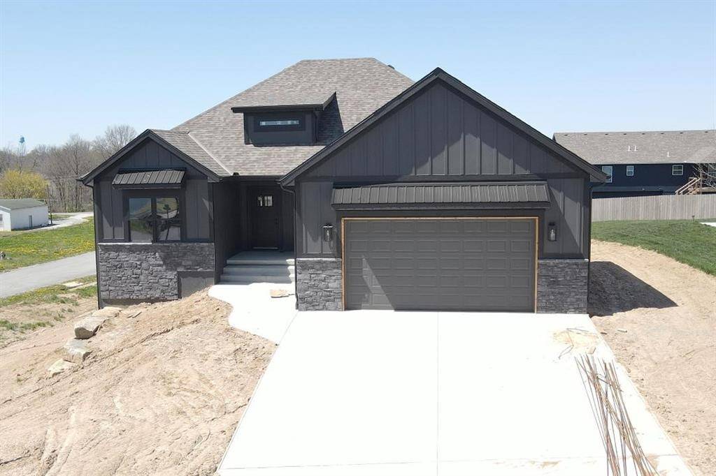 100 Wagers CIR, Dearborn, MO 64439