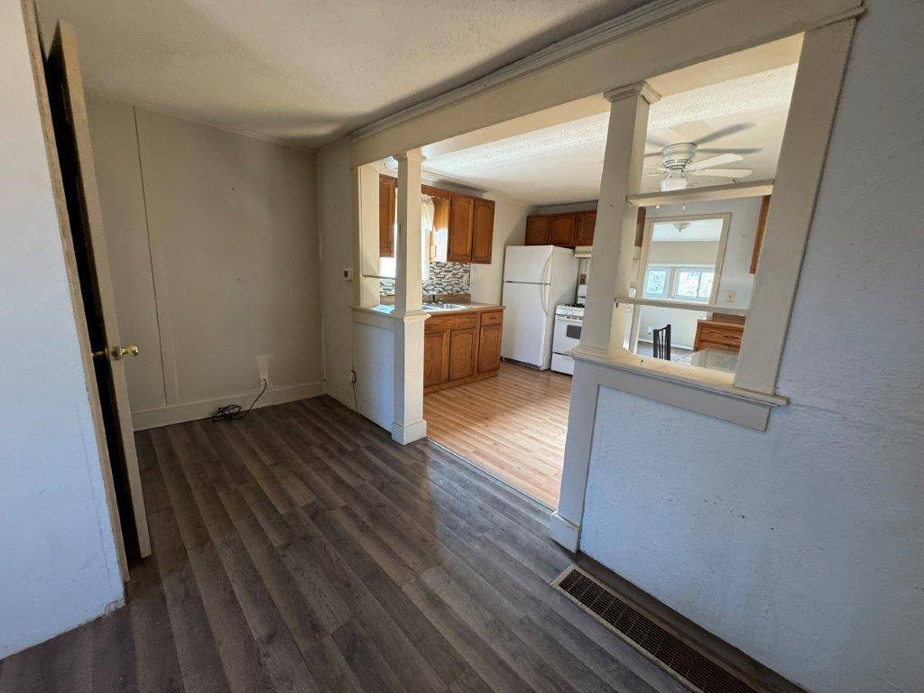 Independence, MO 64053,616 S Cedar AVE