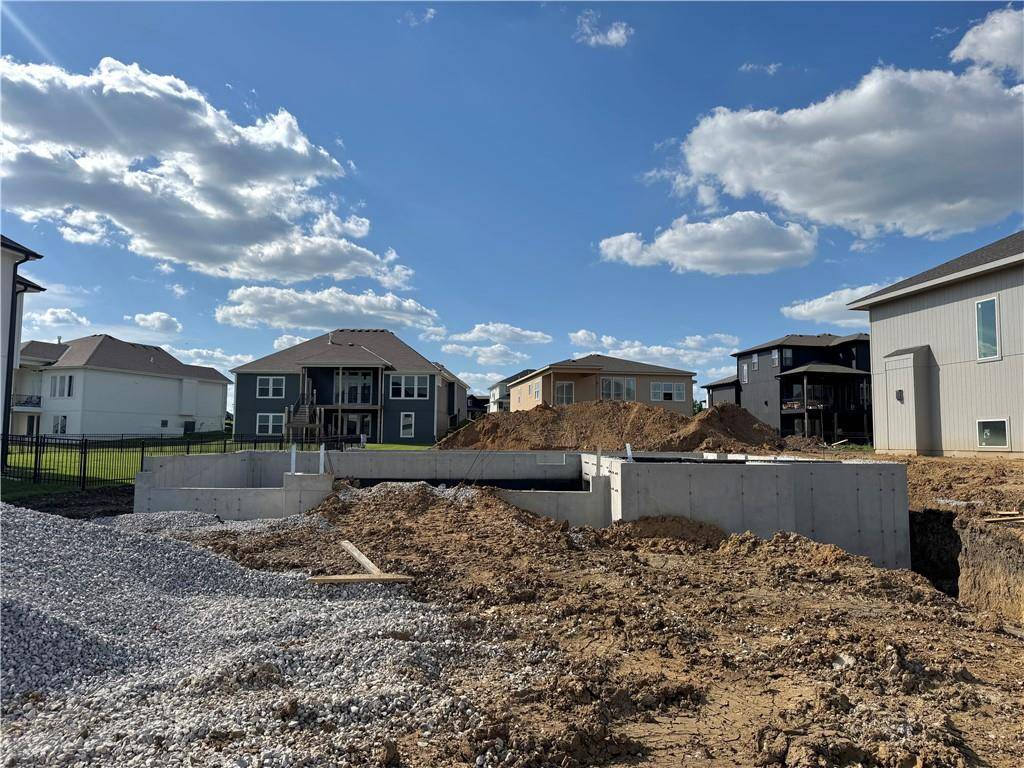 Overland Park, KS 66013,13416 W 178th ST