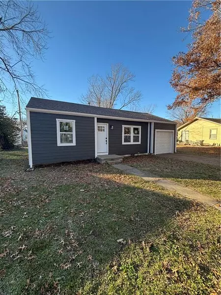 1223 Richard AVE, Parsons, KS 67357