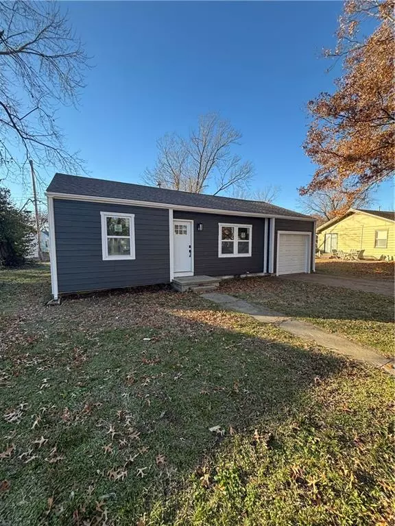 1223 Richard AVE, Parsons, KS 67357