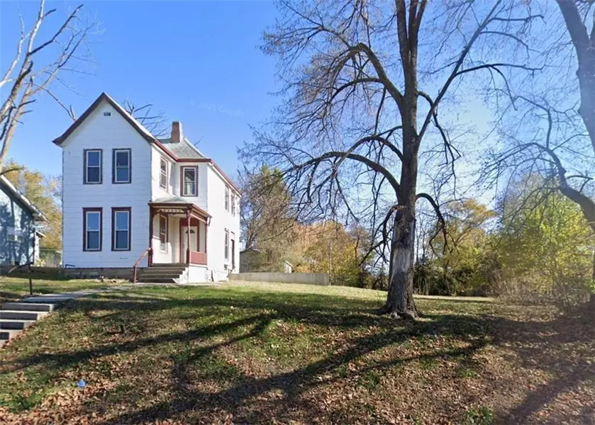 1026 Hickory ST, Atchison, KS 66002