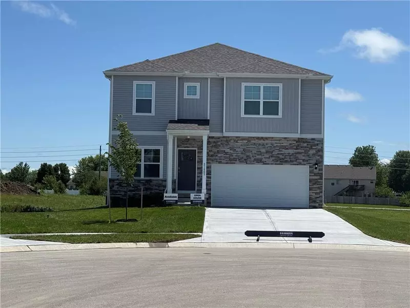 21805 Vinci CIR, Peculiar, MO 64078