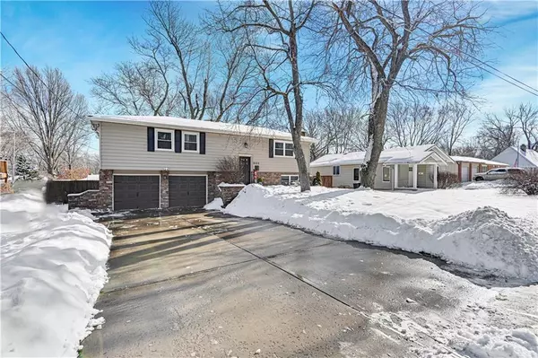 6015 Monrovia ST,  Shawnee,  KS 66216