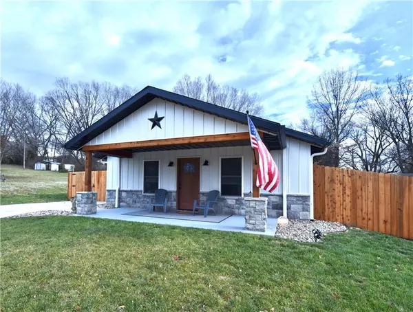 611 Hill ST, Richmond, MO 64085