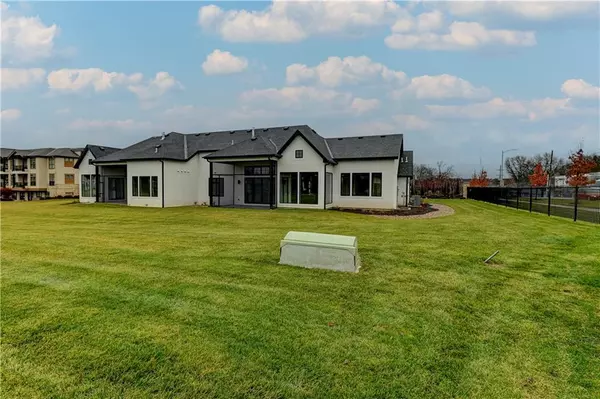 Prairie Village, KS 66206,3903 W 84th TER