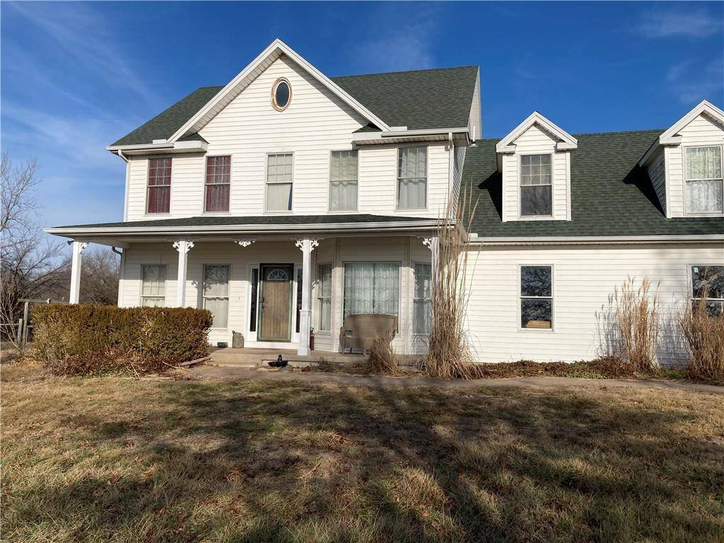 1148 N 1st RD, Baldwin City, KS 66006