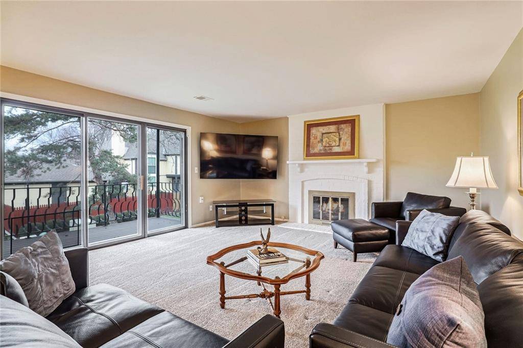 Overland Park, KS 66211,6720 W 109th ST #D