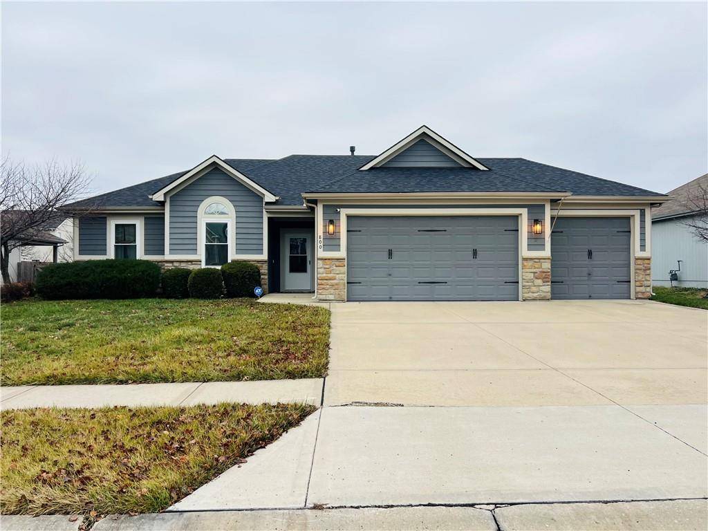 800 NW Green DR, Grain Valley, MO 64029