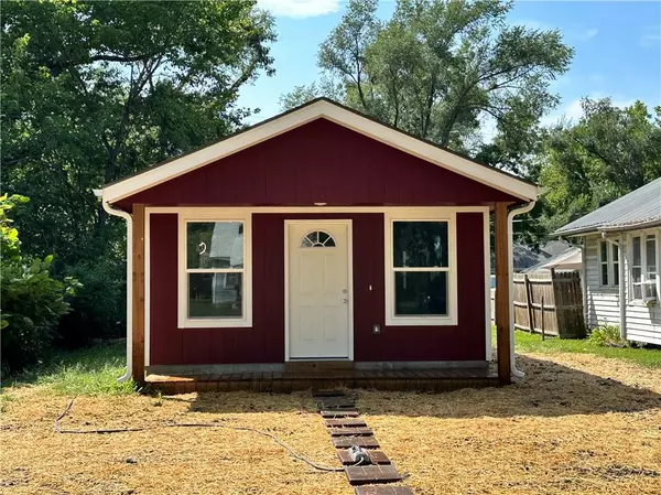 716 S Ash ST,  Ottawa,  KS 66067