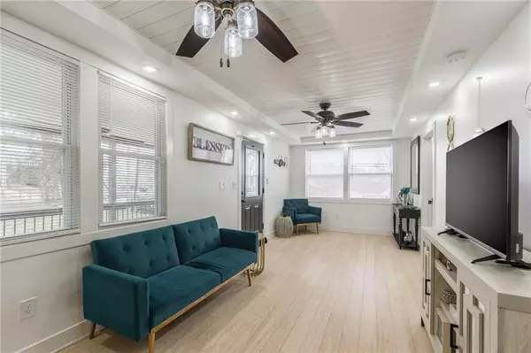 Independence, MO 64053,585 S Glenwood AVE