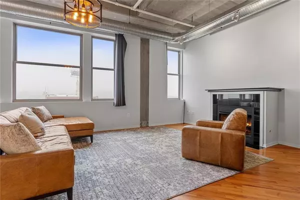 Kansas City, MO 64108,2107 Grand BLVD #1004