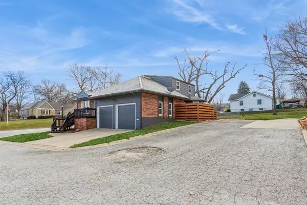 Merriam, KS 66202,8701 W 61 TER