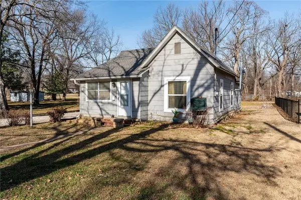 Fort Scott, KS 66701,1419 Pine ST #E