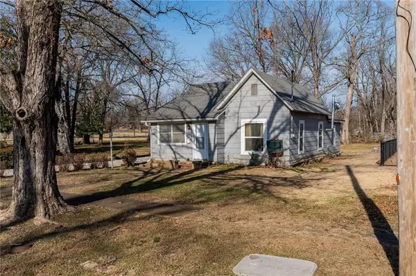 Fort Scott, KS 66701,1419 Pine ST #E