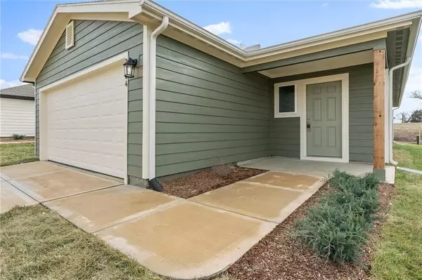 Tonganoxie, KS 66086,2164 Woodfield DR