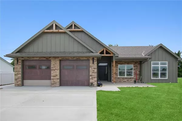 Cameron, MO 64429,1201 Weston LN