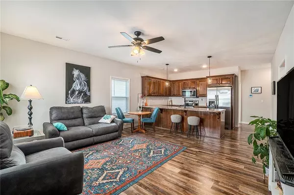 Tonganoxie, KS 66086,1740 S Park DR