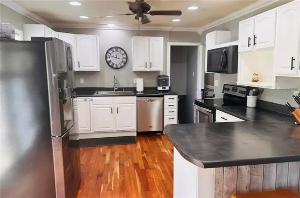 New Strawn, KS 66839,140 N 5th ST