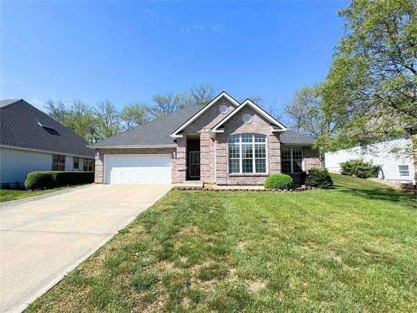 705 Chaucer LN, Warrensburg, MO 64093