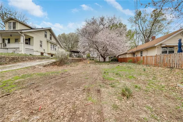 8414 Independence AVE, Kansas City, MO 64125