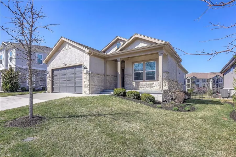 6934 W 162nd CT, Overland Park, KS 66085