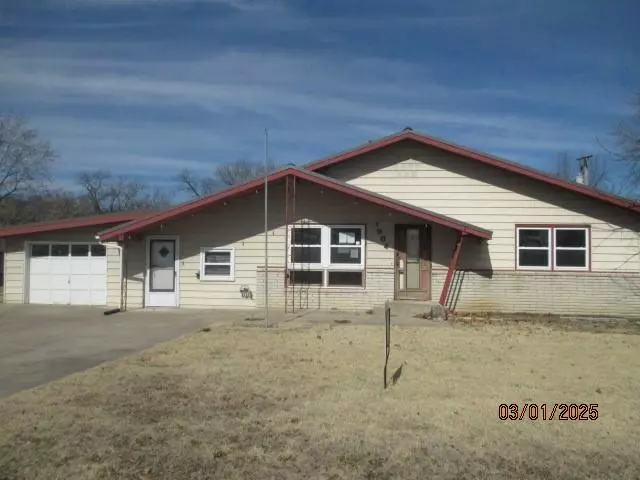 1004 Sycamore DR, Warsaw, MO 65355