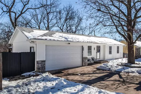 9903 W 60th TER, Shawnee, KS 66203