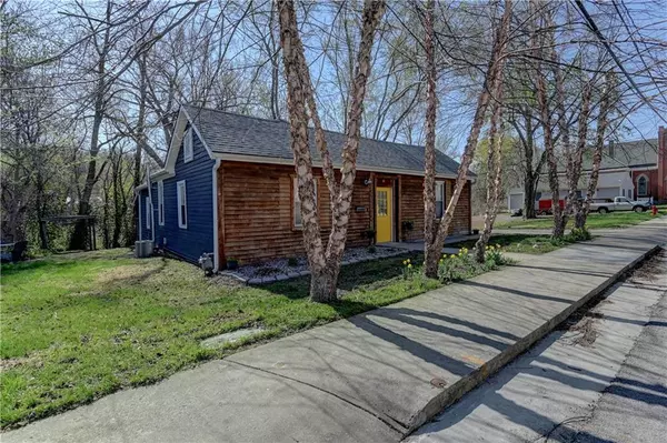 Weston, MO 64098,614 Washington ST