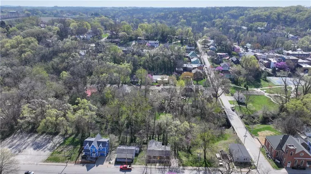 Weston, MO 64098,614 Washington ST