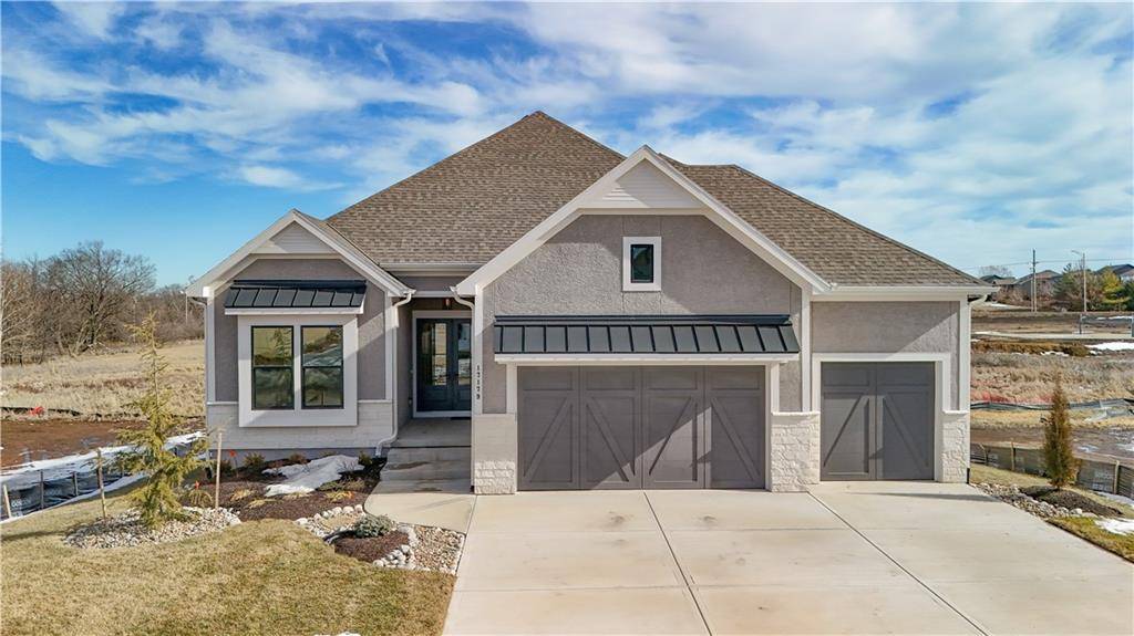 17179 S Heatherwood ST, Olathe, KS 66062